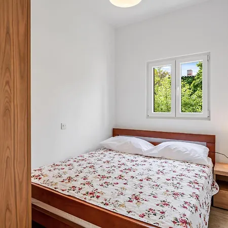 1 Bedroom Gorgeous In