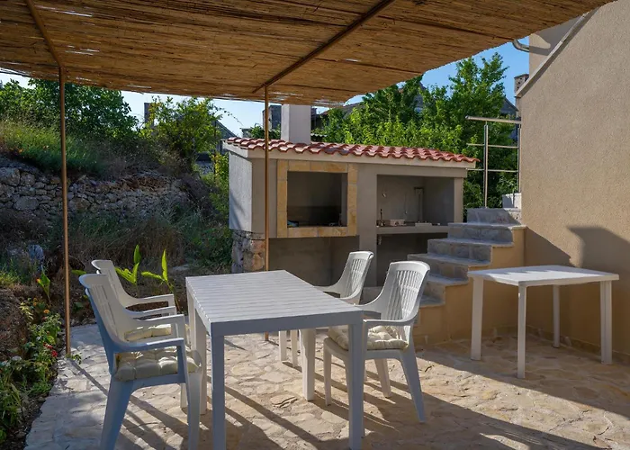 1 Bedroom Gorgeous In Zlarin